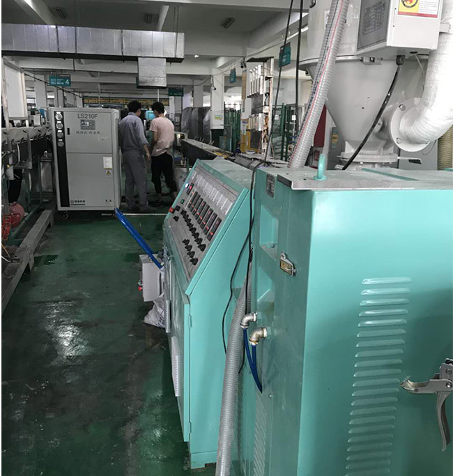 门封条挤出粉色视频污下载